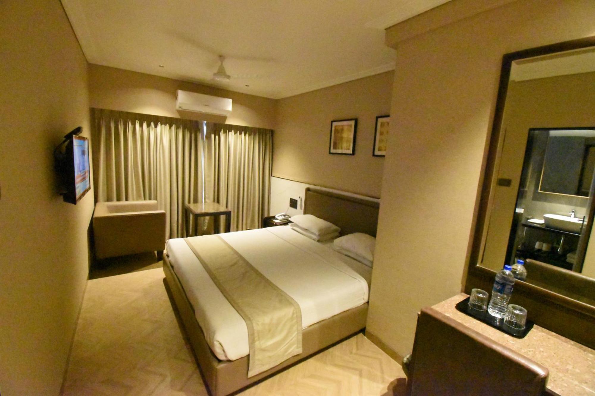 Hotel Kings International Juhu Bombay Esterno foto