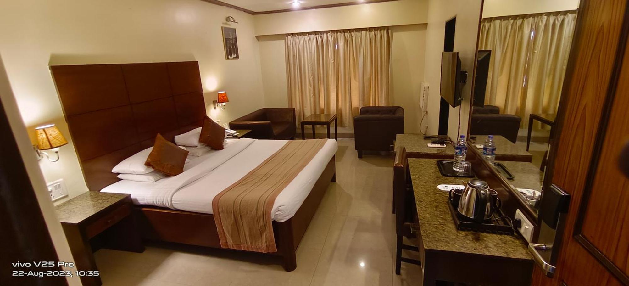 Hotel Kings International Juhu Bombay Esterno foto
